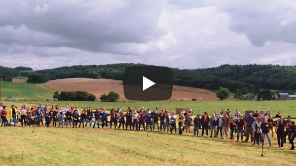 Bruce Springsteen "Waitin' on a sunny day" - Over 200 Belgian musicians play for Bruce Springsteen
