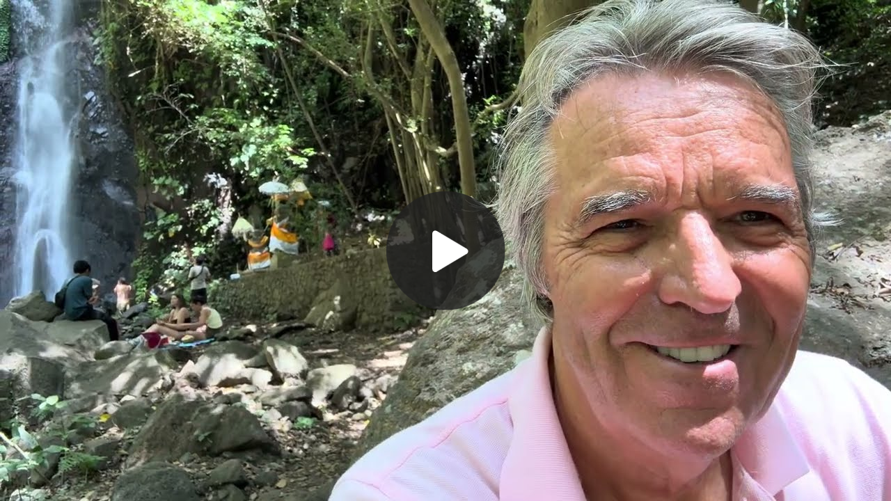 BALI - Lex van Someren über den heiligen Wasserfall als Teil vom 10-Tage Retreat "Essenz der Seele"
